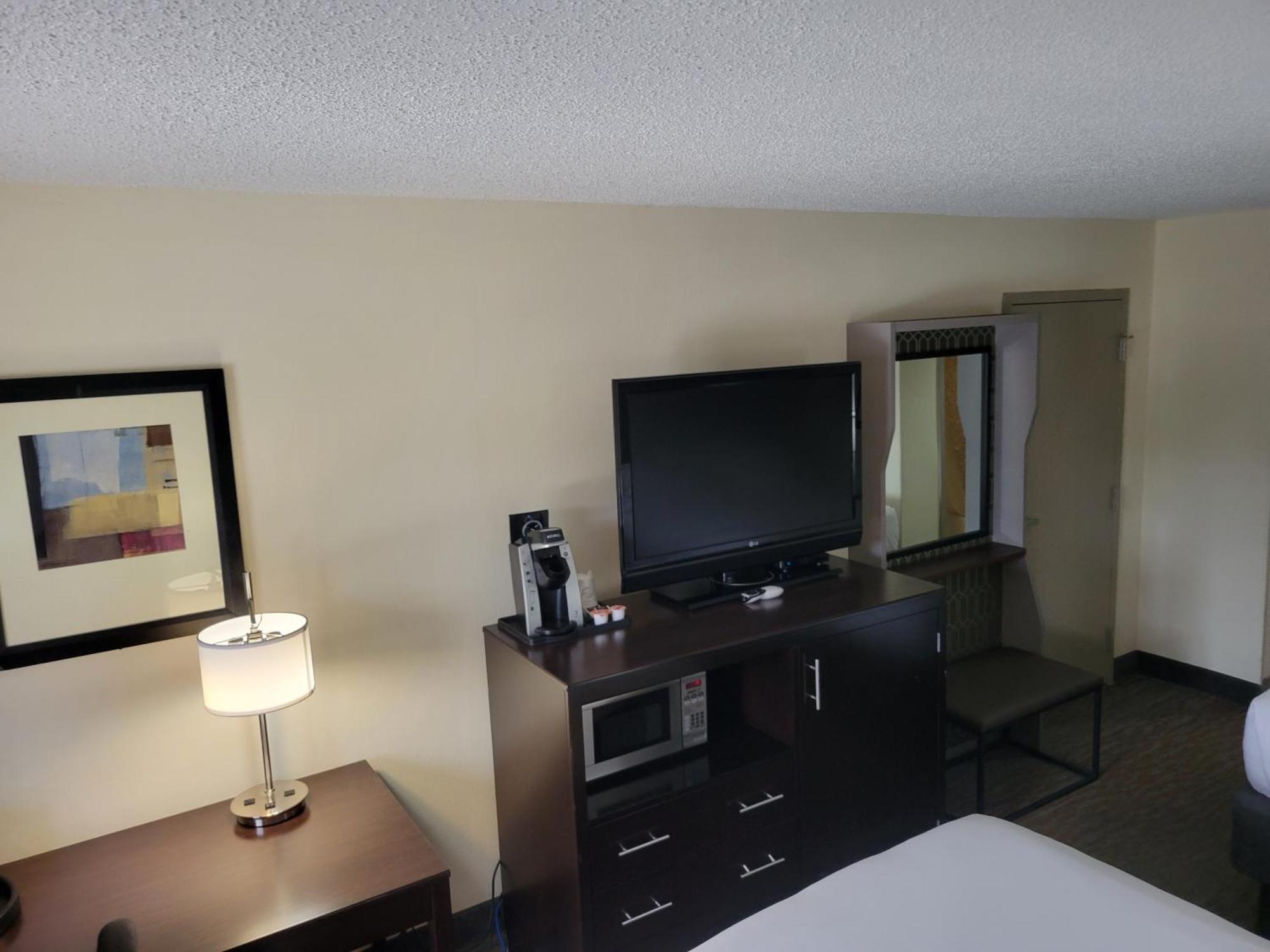 Hotel Atlanta-northlake, A Full Service 4*